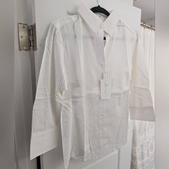 Tops - Classic White Ladies Shirt With 3/4 Sleeves PTP 20"
